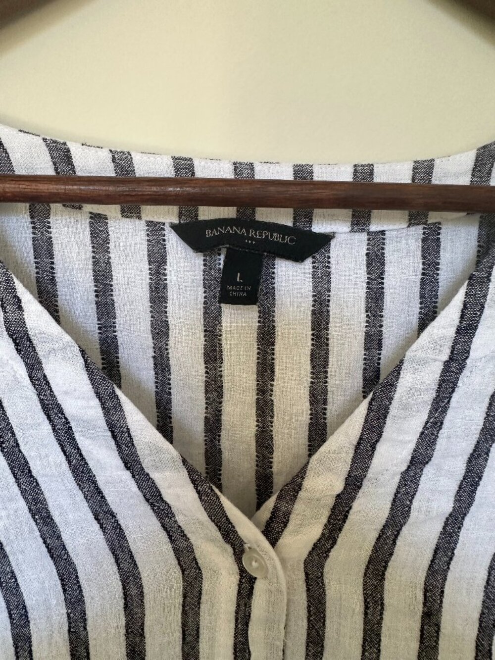Banana Republic Navy White Vertical Striped Button Up V-Neck with Tie Sleeve L - Picture 2 of 4